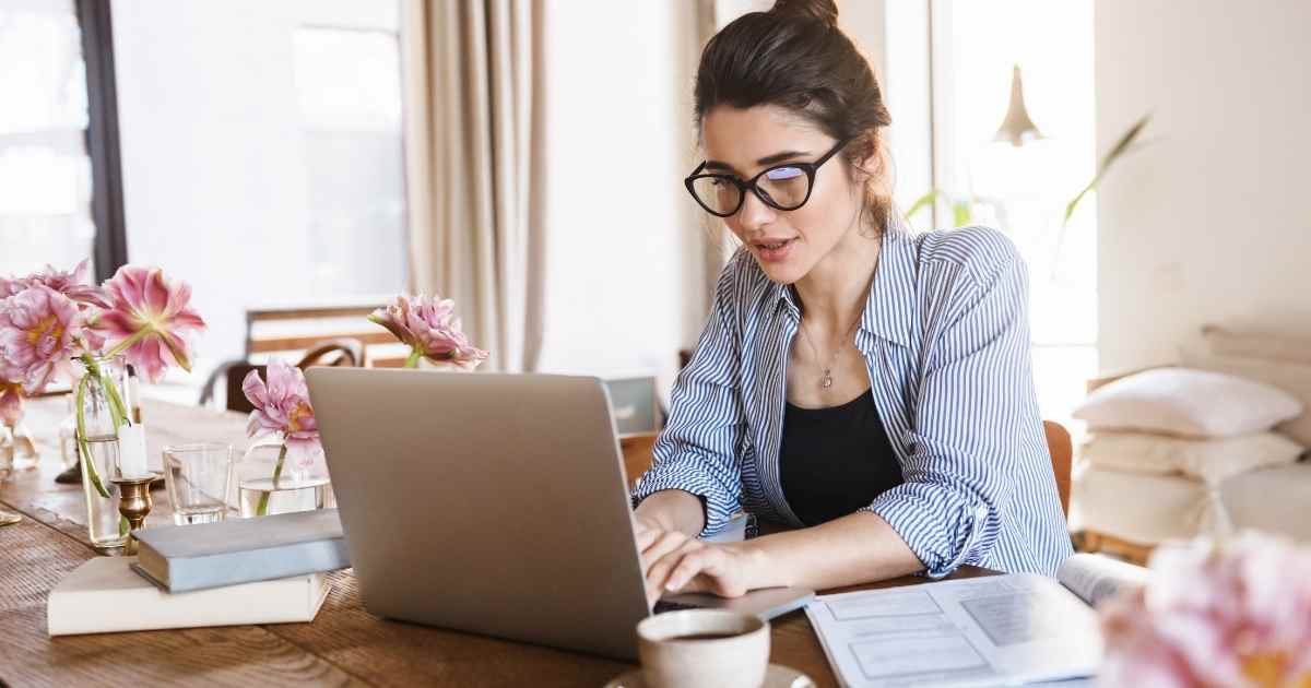 The Pros and Cons of Working Typing Jobs from Home